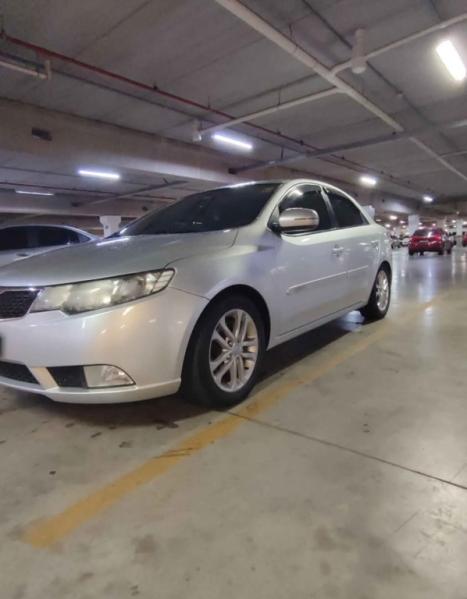 KIA Cerato Sedan 1.6 16V 4P SX3 AUTOMTICO, Foto 2
