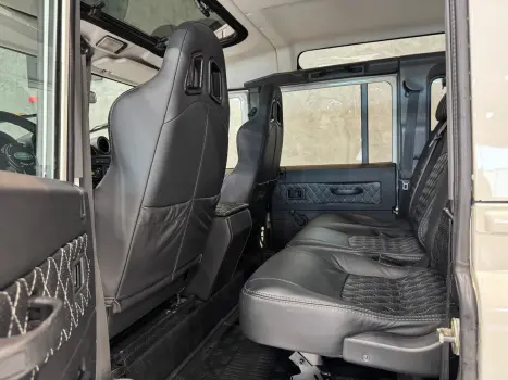 LAND ROVER Defender 110 2.4 4P SW 4X4 TURBO, Foto 15