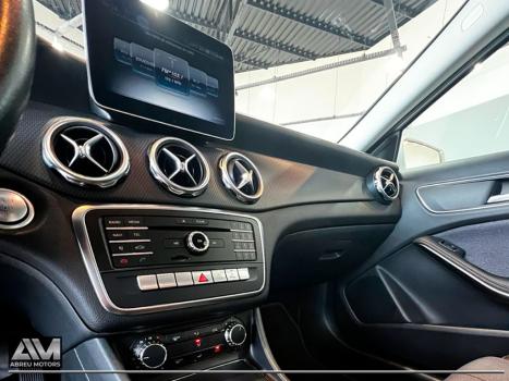 MERCEDES-BENZ GLA 200 1.6 16V 4P FLEX CGI STYLE TURBO AUTOMTICO, Foto 9