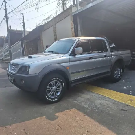 MITSUBISHI L 200 2.5 GLS 4X4 CABINE DUPLA TURBO DIESEL, Foto 2