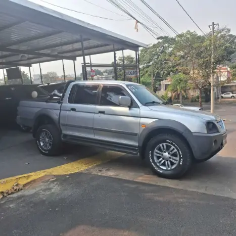 MITSUBISHI L 200 2.5 GLS 4X4 CABINE DUPLA TURBO DIESEL, Foto 3