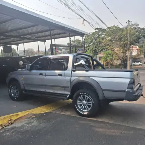 MITSUBISHI L 200 2.5 GLS 4X4 CABINE DUPLA TURBO DIESEL, Foto 6