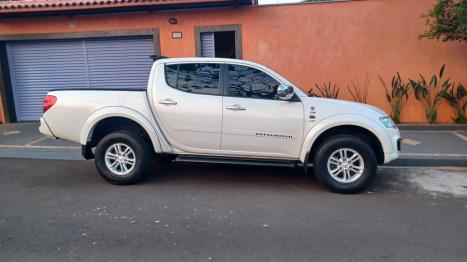 MITSUBISHI L 200 Triton 3.5 V6 HPE 4X4 FLEX CABINE DUPLA AUTOMTICO, Foto 2