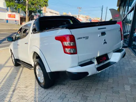 MITSUBISHI L 200 Triton , Foto 4