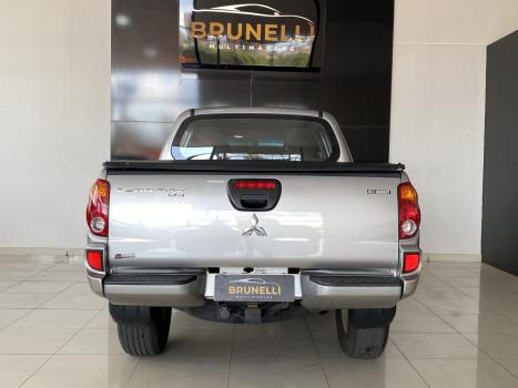 MITSUBISHI L 200 Triton 2.4 16V FLEX HLS CABINE DUPLA, Foto 4