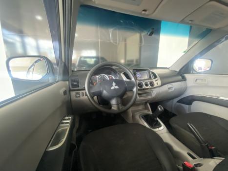 MITSUBISHI L 200 Triton 2.4 16V FLEX HLS CABINE DUPLA, Foto 8