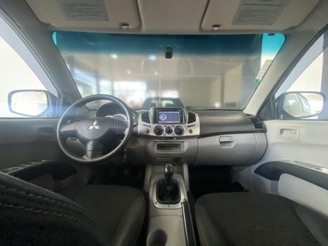 MITSUBISHI L 200 Triton 2.4 16V FLEX HLS CABINE DUPLA, Foto 9