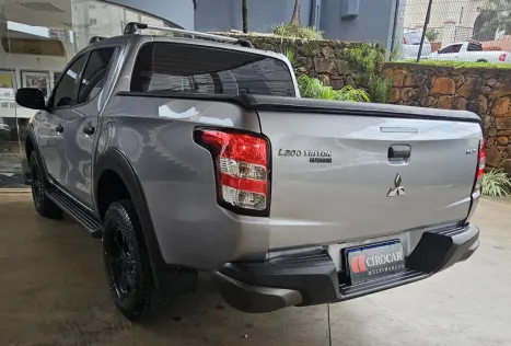 MITSUBISHI L 200 Triton 2.4 16V FLEX GLX 4X4 OUTDOOR CABINE DUPLA, Foto 5