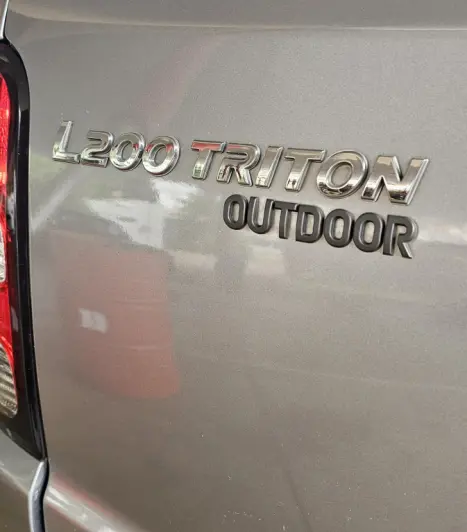 MITSUBISHI L 200 Triton 2.4 16V FLEX GLX 4X4 OUTDOOR CABINE DUPLA, Foto 11