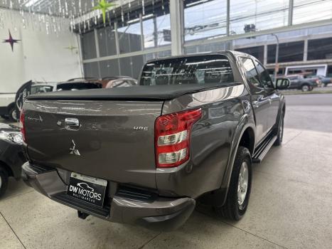 MITSUBISHI L 200 Triton 2.4 16V SPORT HPE TOP 4X4 CABINE DUPLA TURBO DIESEL AUTOMTICO, Foto 7