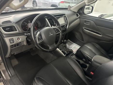 MITSUBISHI L 200 Triton 2.4 16V SPORT HPE TOP 4X4 CABINE DUPLA TURBO DIESEL AUTOMTICO, Foto 11
