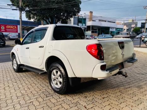 MITSUBISHI L 200 Triton 2.4 16V FLEX HLS CABINE DUPLA, Foto 4