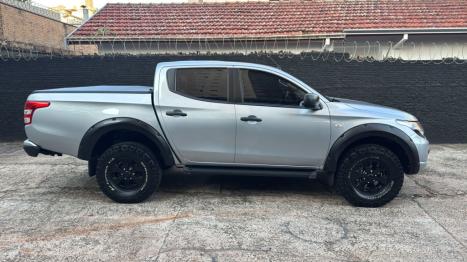 MITSUBISHI L 200 Triton 2.4 16V SPORT GLX 4X4 CABINE DUPLA TURBO DIESEL, Foto 2