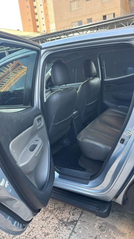 MITSUBISHI L 200 Triton 2.4 16V SPORT GLX 4X4 CABINE DUPLA TURBO DIESEL, Foto 10