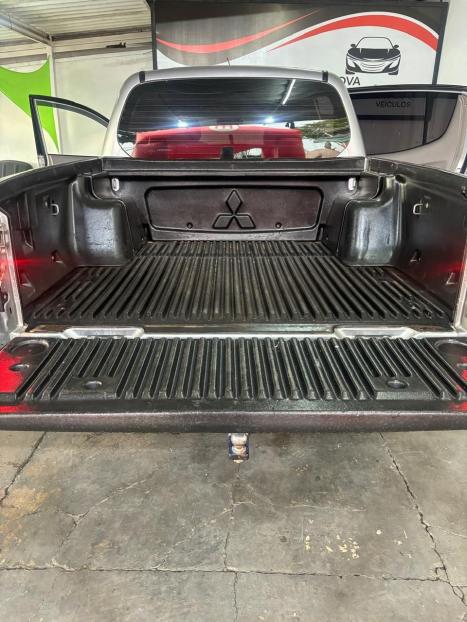 MITSUBISHI L 200 Triton 3.2 16V HPE 4X4 CABINE DUPLA TURBO DIESEL INTERCOOLER AUTOMTICO, Foto 10