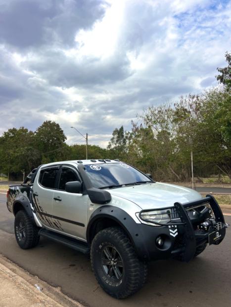 MITSUBISHI L 200 Triton 3.5 V6 HPE 4X4 FLEX CABINE DUPLA AUTOMTICO, Foto 4