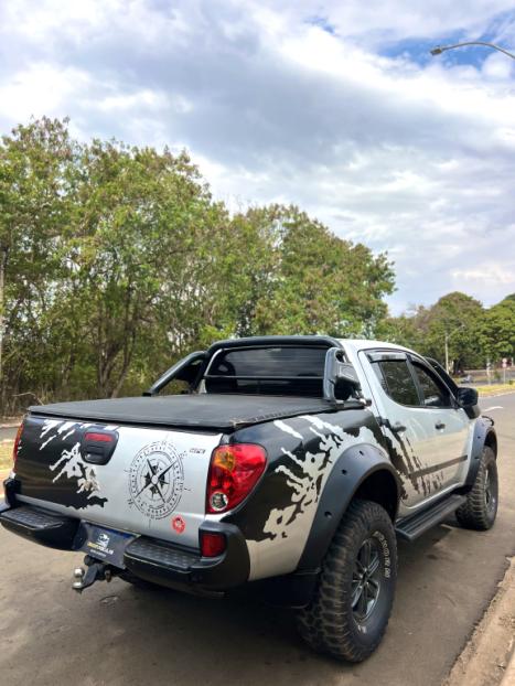 MITSUBISHI L 200 Triton 3.5 V6 HPE 4X4 FLEX CABINE DUPLA AUTOMTICO, Foto 5