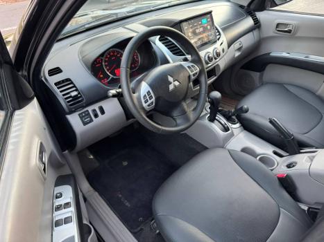 MITSUBISHI L 200 Triton 3.5 V6 HPE 4X4 FLEX CABINE DUPLA AUTOMTICO, Foto 7