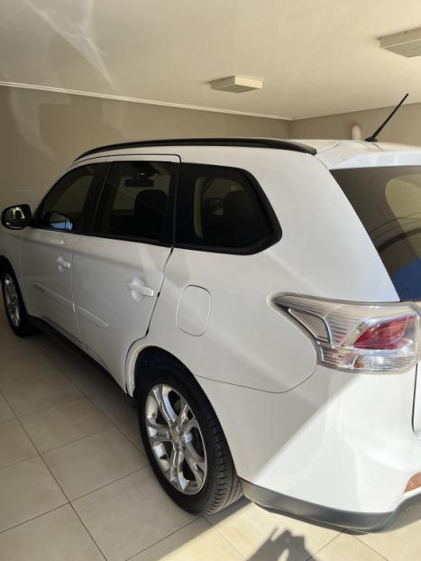 MITSUBISHI Outlander 2.0 16V 4P AUTOMTICO, Foto 4