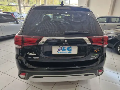 MITSUBISHI Outlander 3.0 V6 24V 4P HPE-S AWD AUTOMTICO, Foto 9