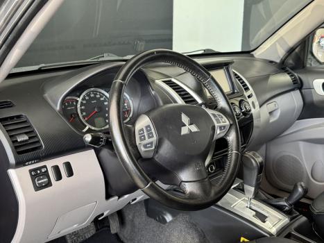 MITSUBISHI Pajero 3.5 V6 24V 4P FLEX HPE 4X4 AUTOMTICO, Foto 9
