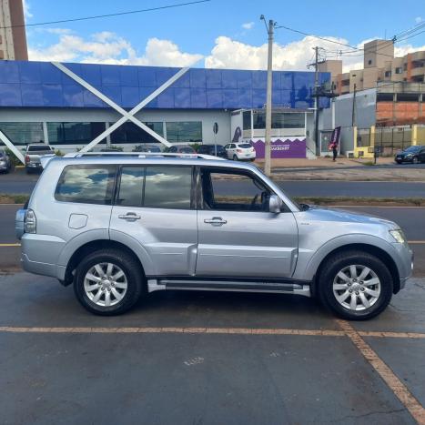 MITSUBISHI Pajero Full 3.2 16V 4P HPE 4X4 TURBO DIESEL INTERCOOLER AUTOMTICO, Foto 2