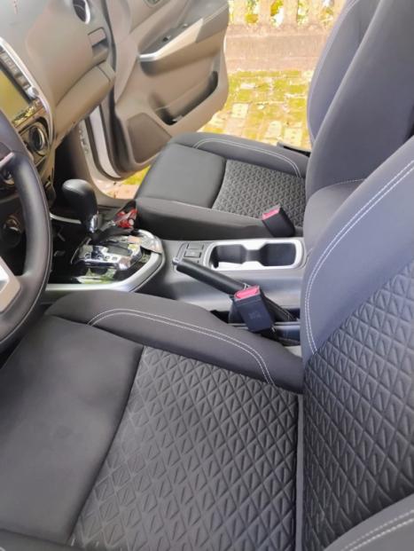 NISSAN Frontier 2.3 ATTACK CABINE DUPLA 4X4 BI-TURBO DIESEL AUTOMTICO, Foto 3