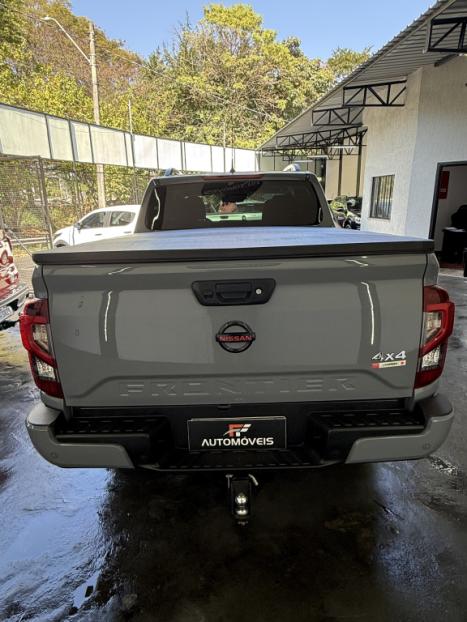 NISSAN Frontier 2.3 16V PRO4X CABINE DUPLA 4X4 BI-TURBO DIESEL AUTOMTICO, Foto 5