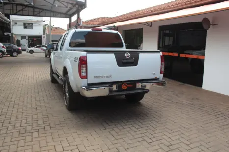 NISSAN Frontier 2.5 SL 4X4 TURBO DIESEL CABINE DUPLA AUTOMTICO, Foto 9