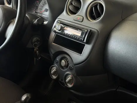 NISSAN March 1.0 16V 4P FLEX, Foto 5