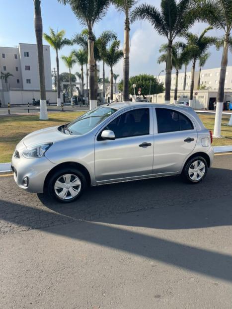 NISSAN March 1.6 16V 4P S FLEX, Foto 5