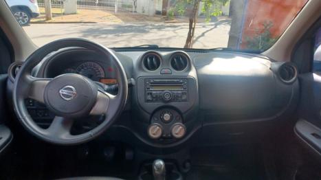 NISSAN March 1.6 16V 4P SR FLEX, Foto 2