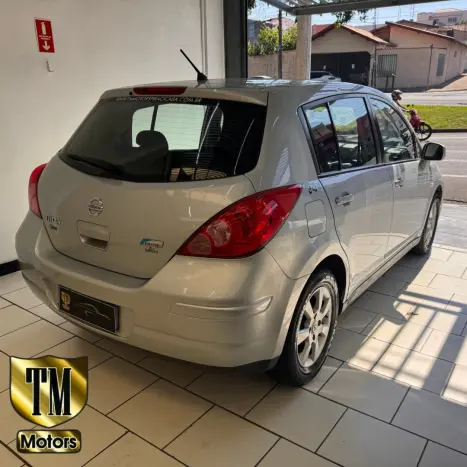 NISSAN Tiida Hatch 1.8 16V 4P S FLEX, Foto 6