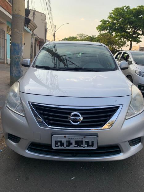 NISSAN Versa Sedan 1.6 16V 4P FLEX SV, Foto 1