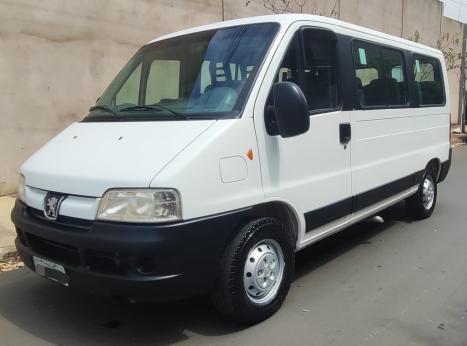 PEUGEOT Boxer 2.3 HDI 330 TURBO DIESEL 16 LUGARES, Foto 2