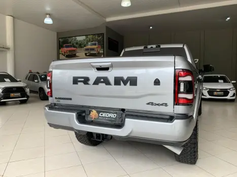 RAM 2500 6.7 I6 24V SLT CABINE DUPLA TURBO DIESEL NIGHT EDITION 4X4 AUTOMTICO, Foto 4