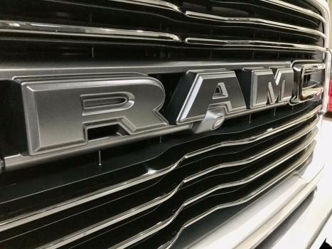 RAM 2500 6.7 I6 24V SLT CABINE DUPLA TURBO DIESEL NIGHT EDITION 4X4 AUTOMTICO, Foto 21