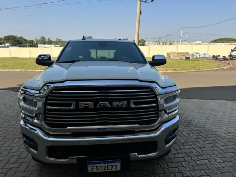 RAM 2500 6.7 I6 24V SLT CABINE DUPLA TURBO DIESEL LARAMIE 4X4 AUTOMTICO, Foto 1