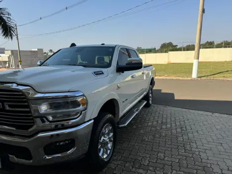 RAM 2500 6.7 I6 24V SLT CABINE DUPLA TURBO DIESEL LARAMIE 4X4 AUTOMTICO, Foto 2