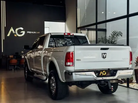 RAM 2500 6.7 I6 24V SLT CABINE DUPLA TURBO DIESEL LARAMIE 4X4 AUTOMTICO, Foto 6