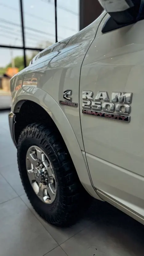 RAM 2500 6.7 I6 24V SLT CABINE DUPLA TURBO DIESEL LARAMIE 4X4 AUTOMTICO, Foto 21