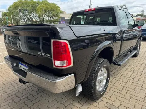 RAM 2500 6.7 I6 24V SLT CABINE DUPLA TURBO DIESEL LARAMIE 4X4 AUTOMTICO, Foto 5