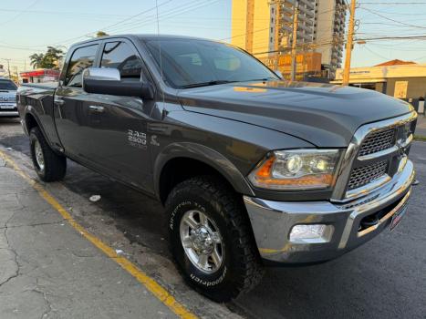RAM 2500 6.7 I6 24V SLT CABINE DUPLA TURBO DIESEL LARAMIE 4X4 AUTOMTICO, Foto 4