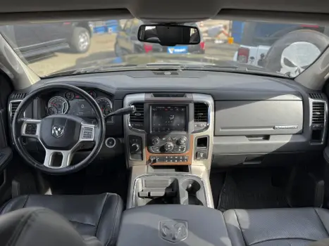 RAM 2500 6.7 I6 24V SLT CABINE DUPLA TURBO DIESEL LARAMIE 4X4 AUTOMTICO, Foto 5