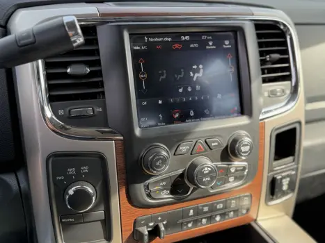 RAM 2500 6.7 I6 24V SLT CABINE DUPLA TURBO DIESEL LARAMIE 4X4 AUTOMTICO, Foto 6