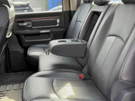 RAM 2500 6.7 I6 24V SLT CABINE DUPLA TURBO DIESEL LARAMIE 4X4 AUTOMTICO, Foto 7