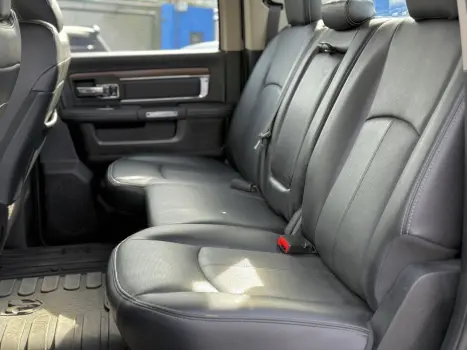 RAM 2500 6.7 I6 24V SLT CABINE DUPLA TURBO DIESEL LARAMIE 4X4 AUTOMTICO, Foto 16