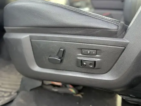 RAM 2500 6.7 I6 24V SLT CABINE DUPLA TURBO DIESEL LARAMIE 4X4 AUTOMTICO, Foto 19