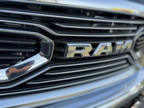 RAM 2500 6.7 I6 24V SLT CABINE DUPLA TURBO DIESEL LARAMIE 4X4 AUTOMTICO, Foto 22