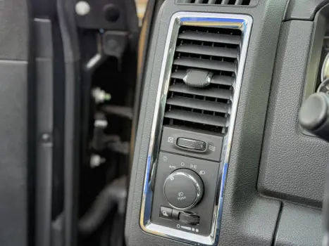 RAM 2500 6.7 I6 24V SLT CABINE DUPLA TURBO DIESEL LARAMIE 4X4 AUTOMTICO, Foto 23